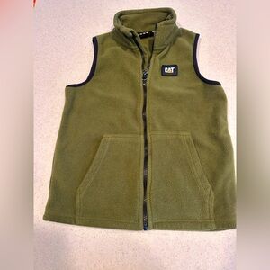 Caterpillar Boy’s  Small 7/8 Zip up fleece green vest. front pockets. CAT logo!